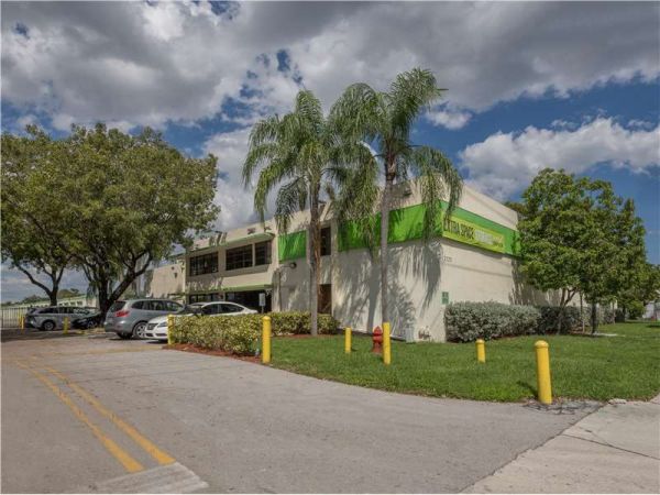 Extra Space Storage - 7201 - Fort Lauderdale - 6th St - 2523 Northwest 6th Street