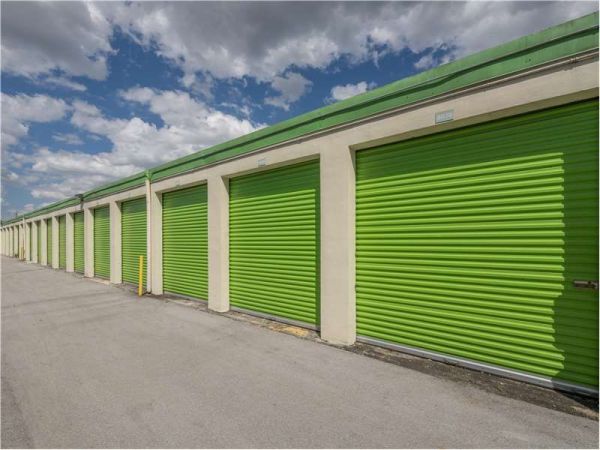 Extra Space Storage - 7201 - Fort Lauderdale - 6th St - 2523 Northwest 6th Street