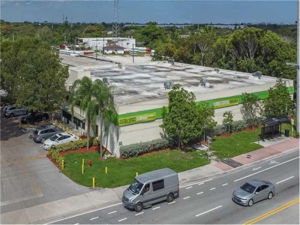 Extra Space Storage - 7201 - Fort Lauderdale - 6th St - 2523 Northwest 6th Street
