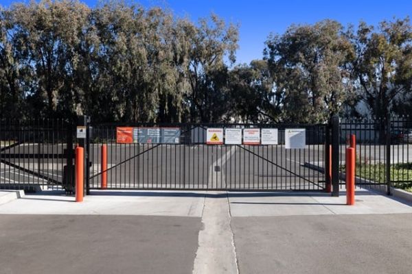 Public Storage - Westlake Village - 2451 Townsgate Rd - 2451 Townsgate Rd