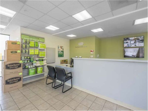 Extra Space Storage - 1149 - San Ramon - Deerwood Pl - 300 Deerwood Road