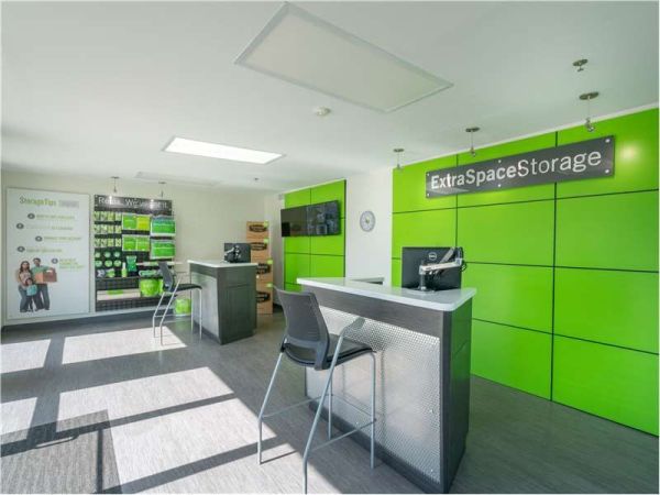 Extra Space Storage - 1632 - Apopka - Semoran Blvd - 2631 East Semoran Boulevard