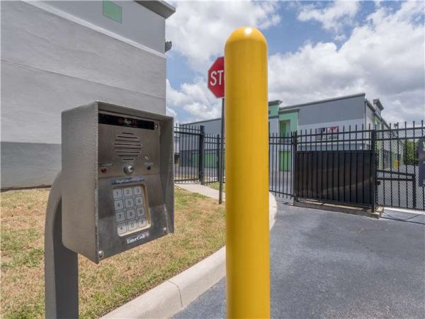 Extra Space Storage - 1633 - Apopka - Park Ave - 831 North Park Avenue