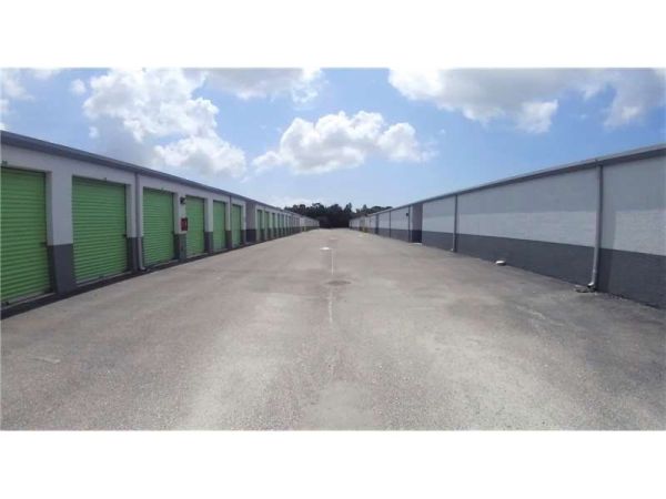 Extra Space Storage - 8652 - Englewood - McCall Rd - 3041 South Mccall Road