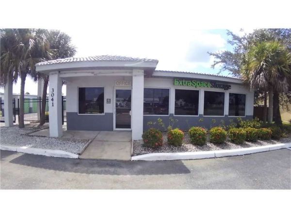 Extra Space Storage - 8652 - Englewood - McCall Rd - 3041 South Mccall Road