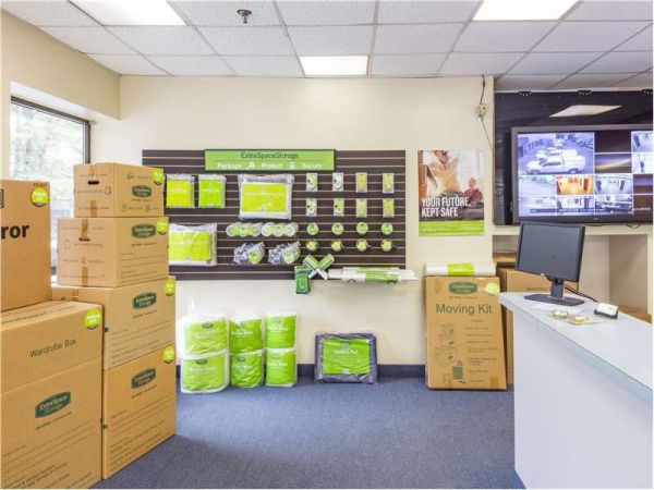 Extra Space Storage - 8523 - Kensington - Nicholson Court - 4950 Nicholson Court