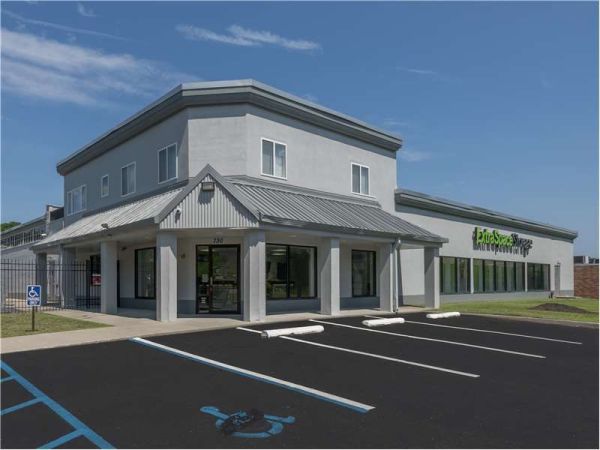 Extra Space Storage - 0674 - Hauppauge - Old Willets Path - 730 Old Willets Path