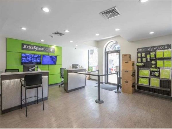 Extra Space Storage - 8882 - Bronx - Jerome Ave - 2165 Jerome Avenue