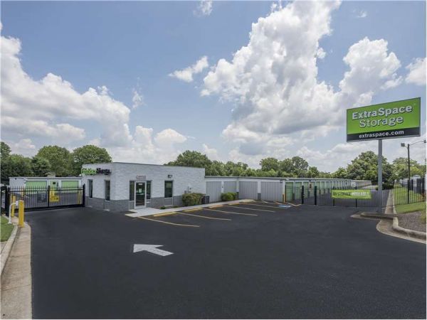 Extra Space Storage - 1722 - Hickory - 18th Street NE - 1108 18th Street Northeast