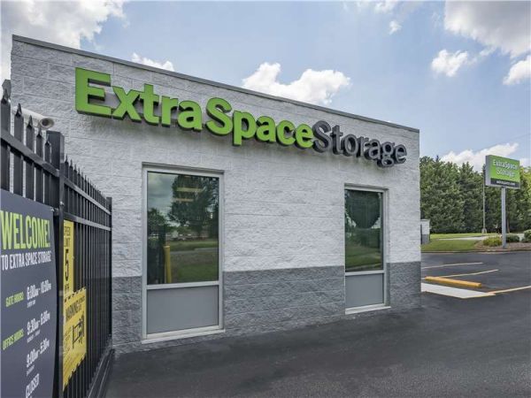 Extra Space Storage - 1722 - Hickory - 18th Street NE - 1108 18th Street Northeast