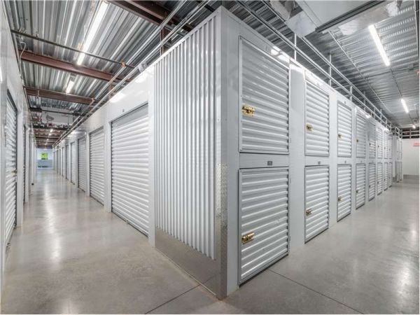 Extra Space Storage - 7132 - Knoxville - Western Ave - 2072 Western Avenue