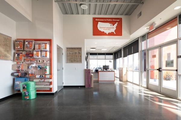 Public Storage - North Hollywood - 12610 Raymer Street - 12610 Raymer Street