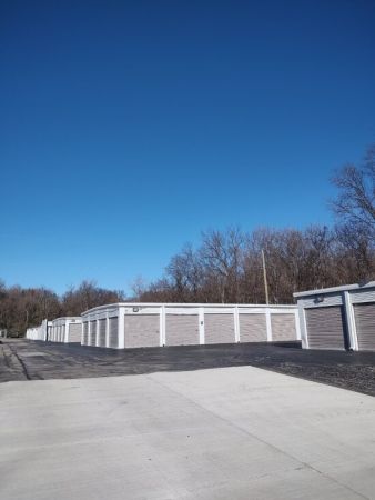 Secure EZ Storage - Forest Park - 1254 West Sharon Road