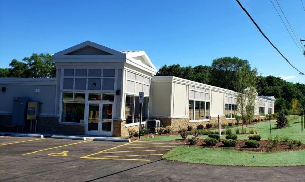U-Stor-It Beach Park - 37045 North Sheridan Road