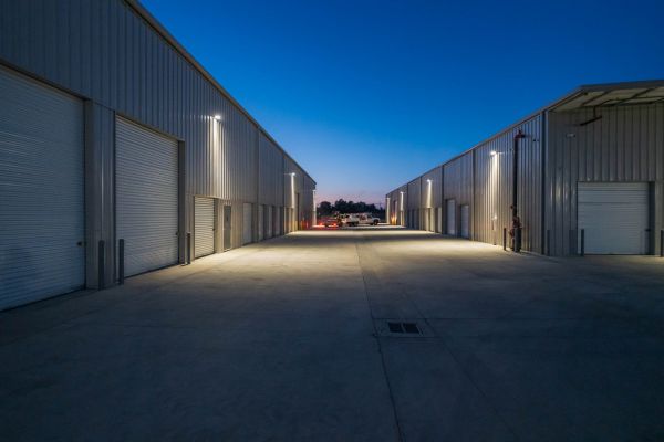 Mid Valley Storage - Santa Fe - 2410 South Santa Fe Street