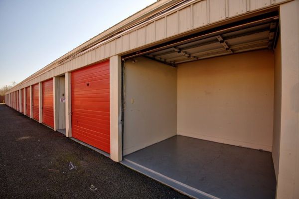 Cherry Avenue Storage - 2680 Cherry Avenue Northeast