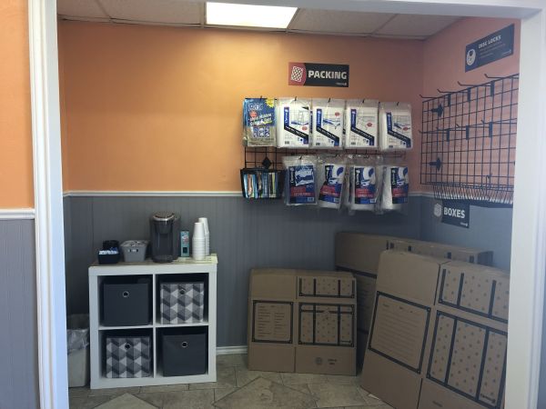 Big Spring Lock Storage - 3301 Farm to Market Road 700
