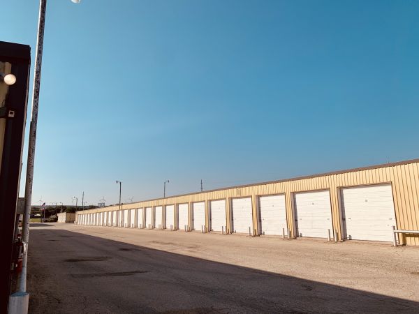 Big Spring Lock Storage - 3301 Farm to Market Road 700