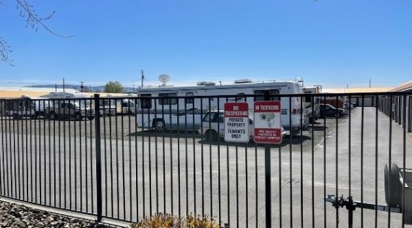 Storage Quest Self Storage - 2340 Melrose St