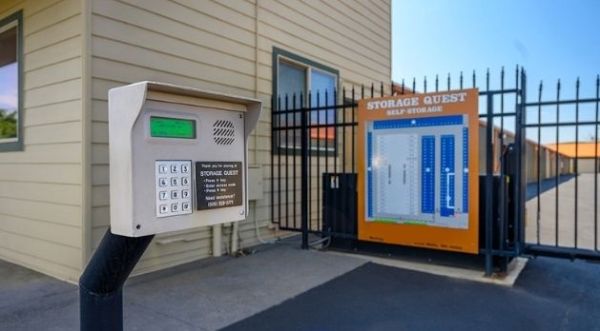 Storage Quest Self Storage - 2340 Melrose St