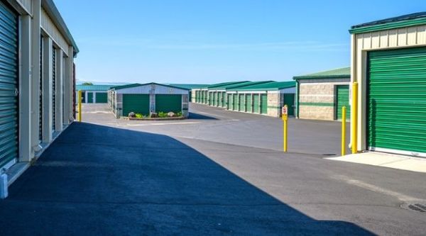 Mill Creek Self Storage - 2932 East Isaacs Avenue