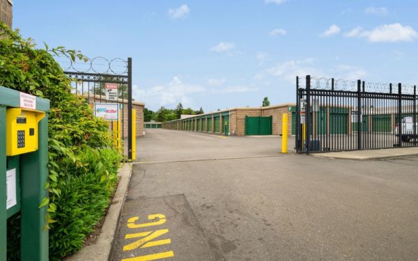 Safeguard Self Storage - Kent - 415 Washington Avenue North