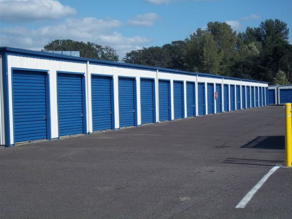 Safe Place Storage - 304 Field Road East