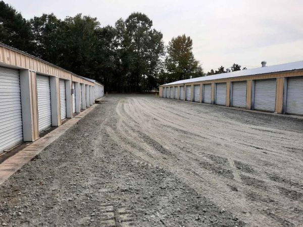 Clinton Self Storage LLC - 1705 South Carolina 72