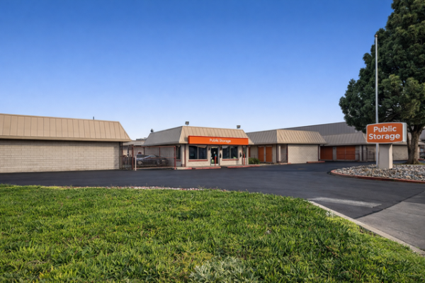 Public Storage - Hayward - 1639 Whipple Road - 1639 Whipple Road