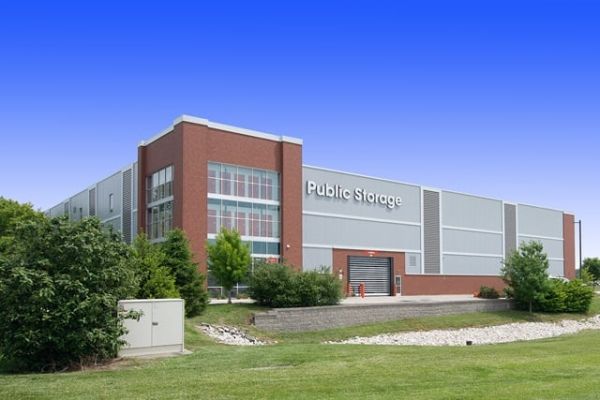 Public Storage - Chesterfield - 17481 North Outer 40 Rd - 17481 North Outer 40 Rd