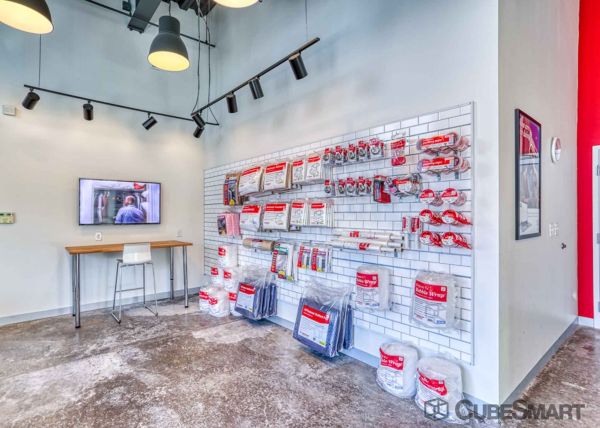 CubeSmart Self Storage - FL Tampa West Granada Street - 3007 West Granada Street