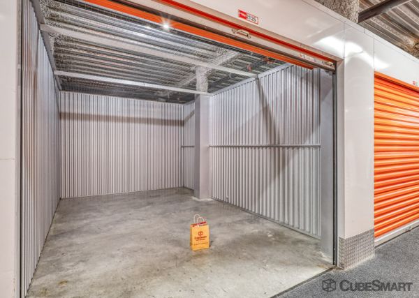 CubeSmart Self Storage - NY Queens Woodside Ave - 33-24 Woodside Avenue