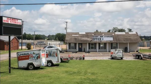 Handy Mini Self Storage (Wynne) - 1306 S Falls Blvd