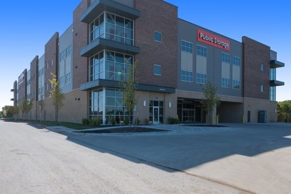 Public Storage - Lees Summit - 1420 NE Douglas Street - 1400 NE Douglas Street