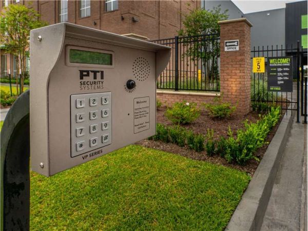 Extra Space Storage - 7272 - New Orleans - 1601 Tchoupitoulas - 1601 Tchoupitoulas Street