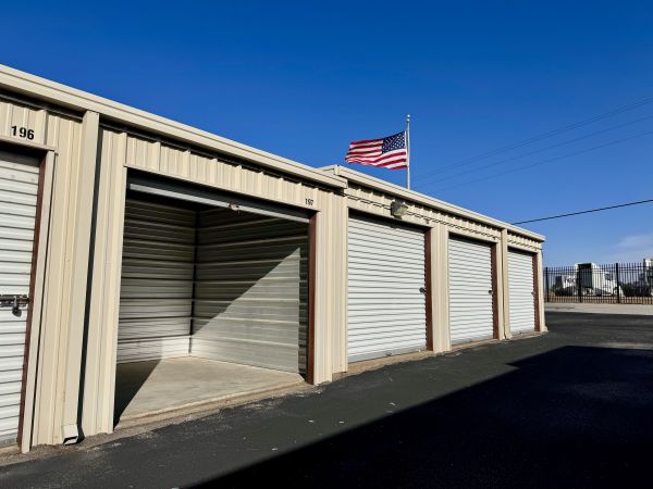 Cardinal State Storage - Raeford - 105 Midway Drive