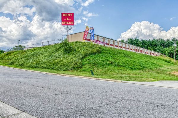 Rent-A-Space-Roanoke Patrick - 1524 Patrick Road Northeast