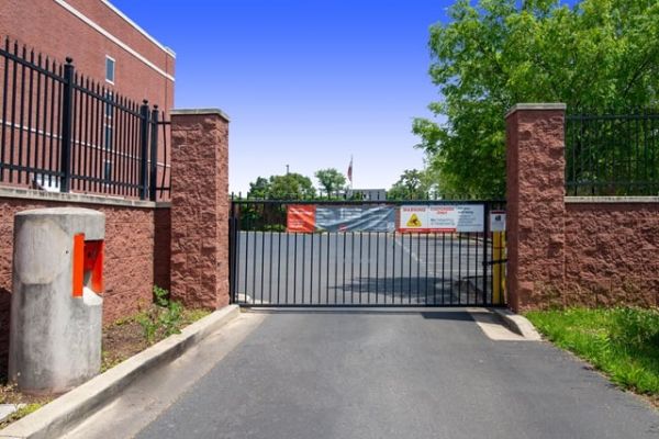 Public Storage - Brentwood - 4301 Rhode Island Ave - 4301 Rhode Island Ave