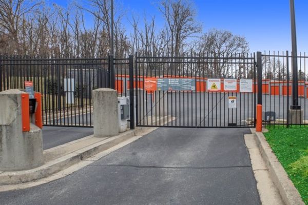 Public Storage - Baltimore - 4001 Southwestern Blvd - 4001 Southwestern Blvd