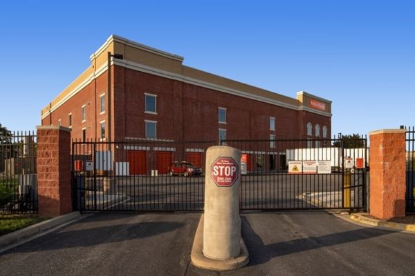 Public Storage - Frederick - 7396 Grove Rd - 7396 Grove Rd