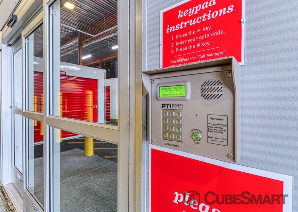 CubeSmart Self Storage - NY East Meadow Hempstead Turnpike - 2087 Hempstead Turnpike