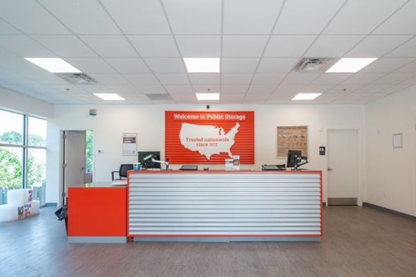 Public Storage - Atlanta - 4433 Beech Haven Trl SE - 4433 Beech Haven Trail