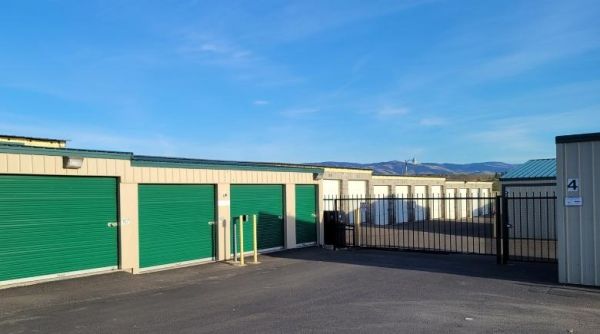 Eastgate Self Storage - 2900 East Isaacs Avenue