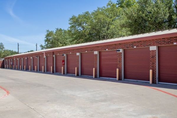 Public Storage - Carrollton - 2200 E Belt Line Rd - 2200 E Belt Line Rd