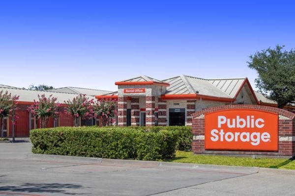 Public Storage - Carrollton - 2200 E Belt Line Rd - 2200 E Belt Line Rd