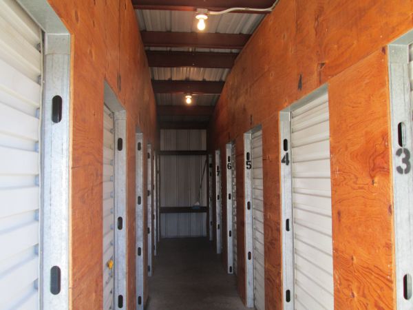American Self Storage #13 - 2411 Southwest Lee Boulevard