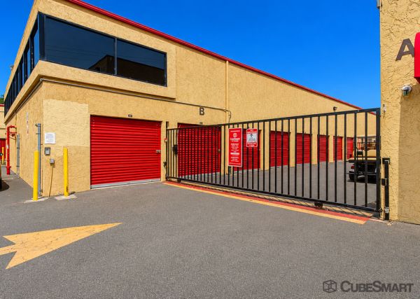 CubeSmart Self Storage - CA Oceanside Via El Centro - 201 Via El Centro