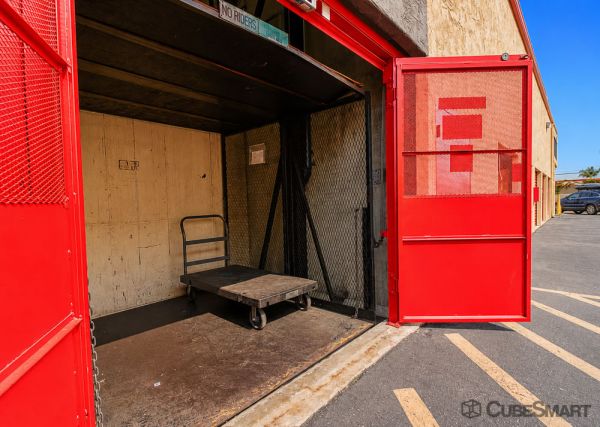 CubeSmart Self Storage - CA Oceanside Via El Centro - 201 Via El Centro