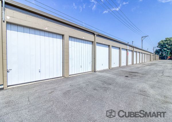 CubeSmart Self Storage - CA Santa Ana Fairview St - 2730 South Fairview Street