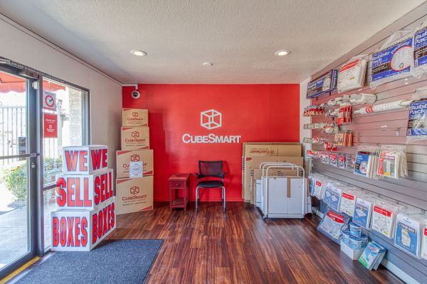 CubeSmart Self Storage - AZ Tempe S Mcclintock Dr - 1450 South Mcclintock Drive